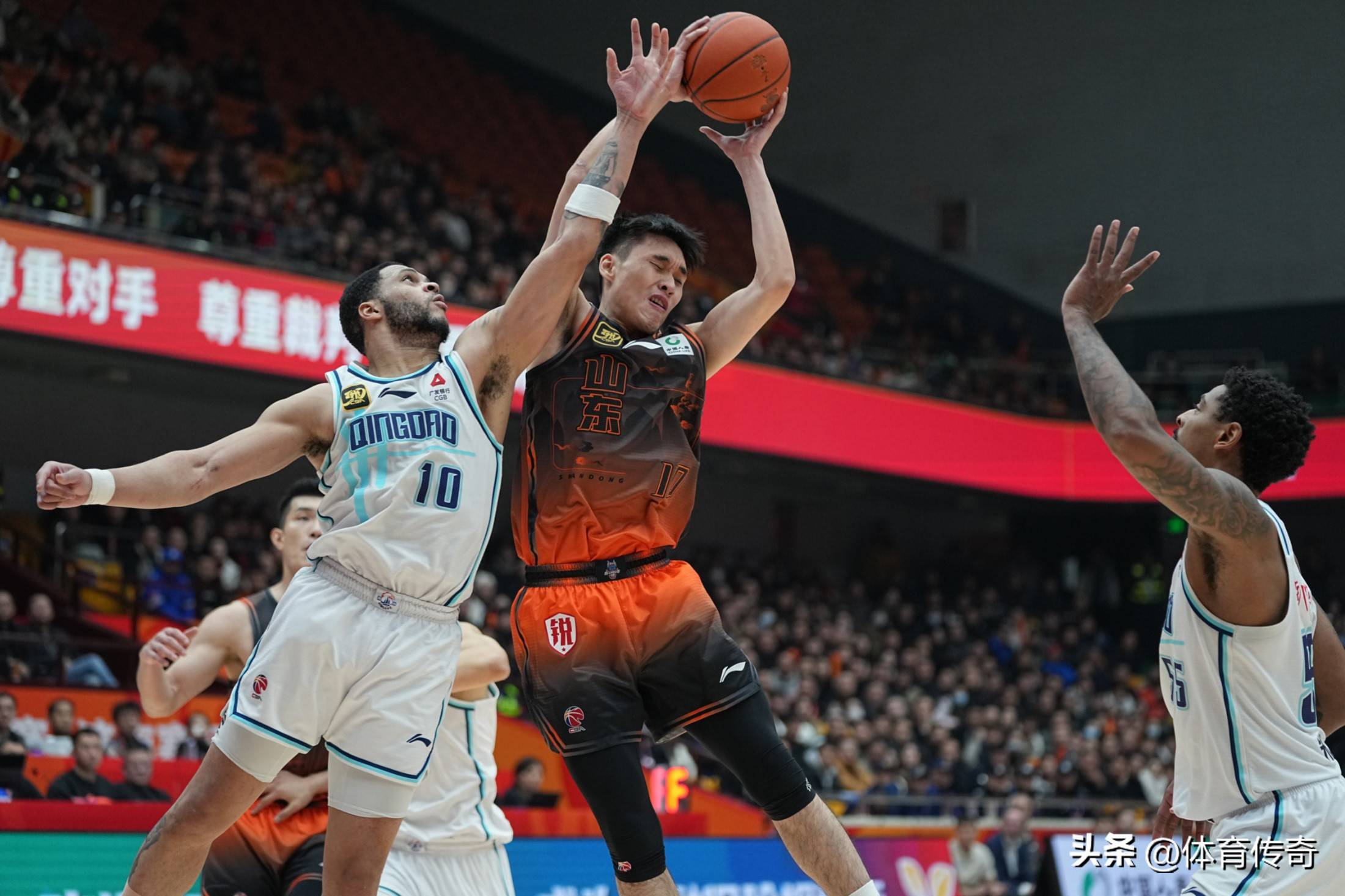 山东男篮围绕NBA季后赛主帅复盘今晚手感冰凉引欢呼，网友：加时末段达拉斯独行侠调整名单以备葡超的简单介绍